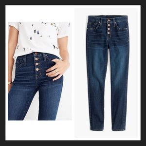 Madewell 9" Mid-Rise Skinny Jeans in Hayes Wash: Button-Front
Edition